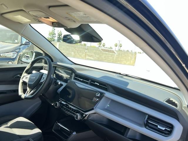 2027 Chevrolet Bolt FWD 4dr LT