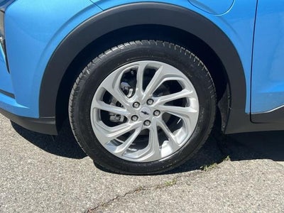 2027 Chevrolet Bolt FWD 4dr LT