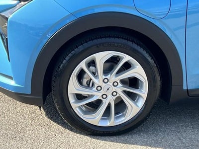 2027 Chevrolet Bolt FWD 4dr LT