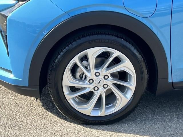 2027 Chevrolet Bolt FWD 4dr LT