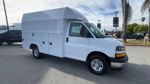 2025 Chevrolet Express Cutaway 3500 3500 Van 139"