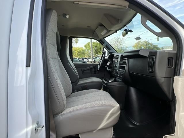 2025 Chevrolet Express Cutaway 3500 3500 Van 139"