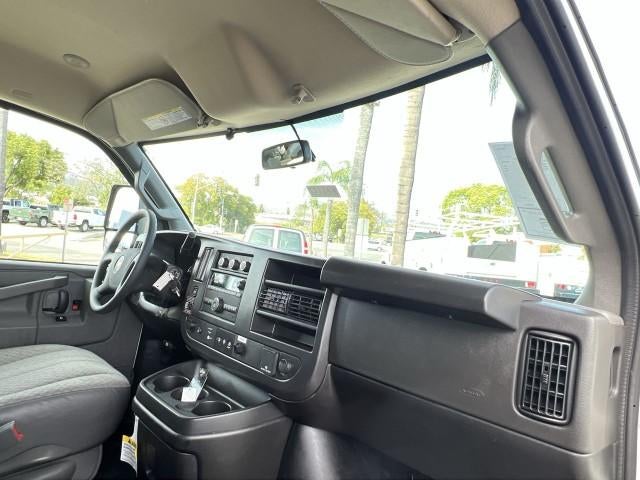 2025 Chevrolet Express Cutaway 3500 3500 Van 139"
