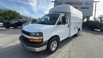 2025 Chevrolet Express Cutaway 3500 3500 Van 139"
