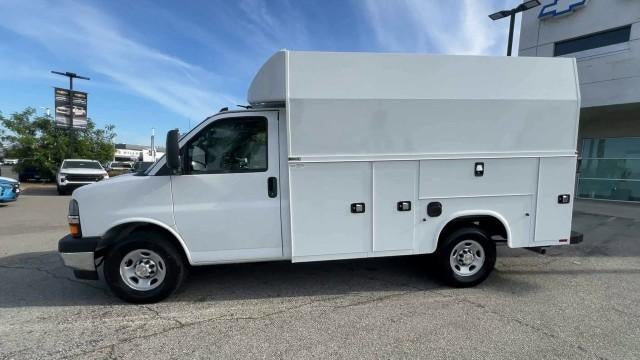 2025 Chevrolet Express Cutaway 3500 3500 Van 139"