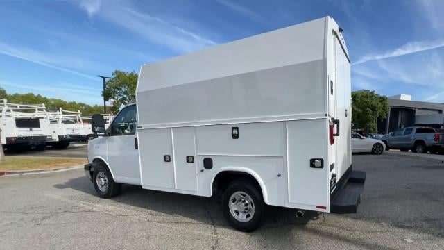 2025 Chevrolet Express Cutaway 3500 3500 Van 139"
