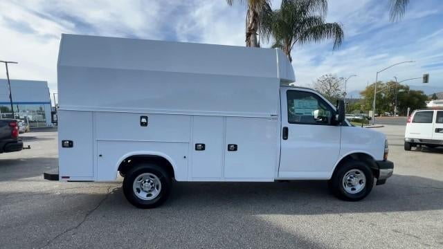 2025 Chevrolet Express Cutaway 3500 3500 Van 139"