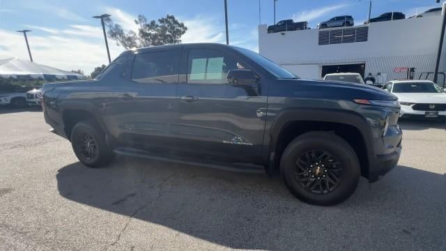 2026 Chevrolet Silverado EV e4WD Crew Cab Standard Range LT