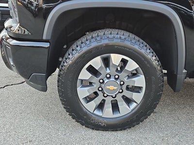 2026 Chevrolet Silverado 2500 HD Crew Cab Standard Box 2-Wheel Drive Custom
