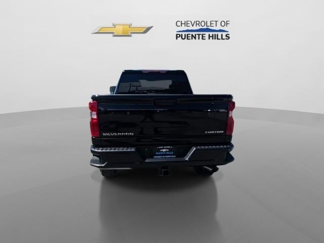 2026 Chevrolet Silverado 2500 HD Crew Cab Standard Box 4-Wheel Drive Custom