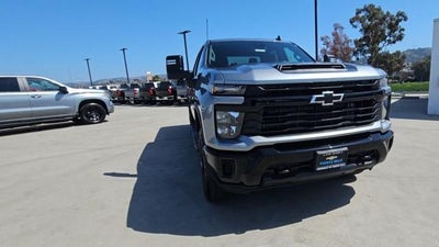 2026 Chevrolet Silverado 2500 HD Crew Cab Standard Box 4-Wheel Drive Custom