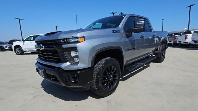 2026 Chevrolet Silverado 2500 HD Crew Cab Standard Box 4-Wheel Drive Custom