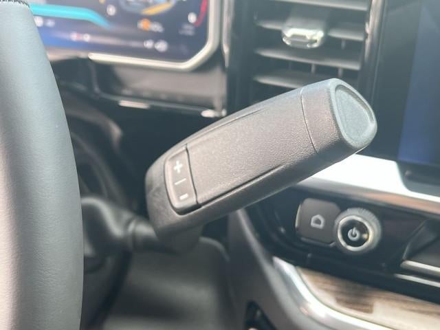 2026 Chevrolet Silverado 3500 HD Crew Cab Long Box 4-Wheel Drive LT