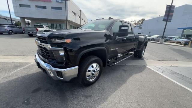 2026 Chevrolet Silverado 3500 HD Crew Cab Long Box 4-Wheel Drive LT