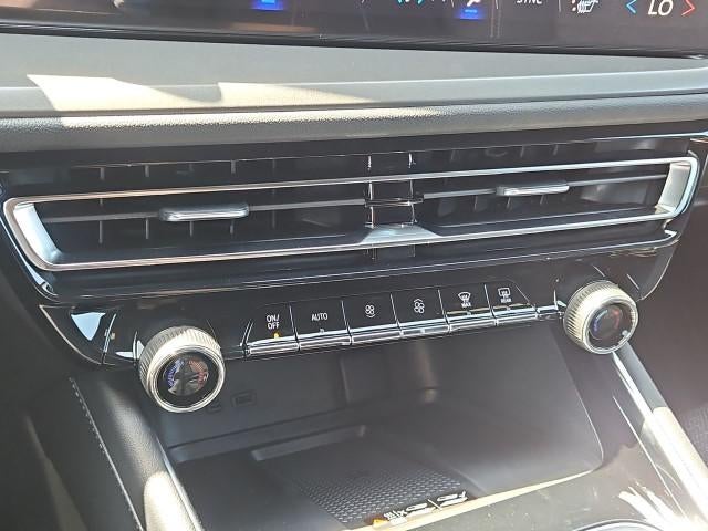 2027 Chevrolet Traverse LT w/1LT