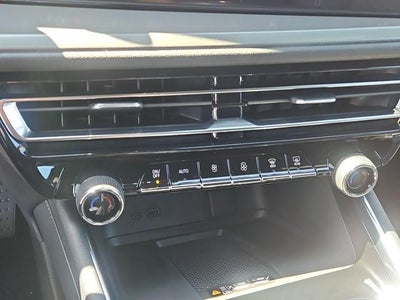 2027 Chevrolet Traverse LT w/1LT
