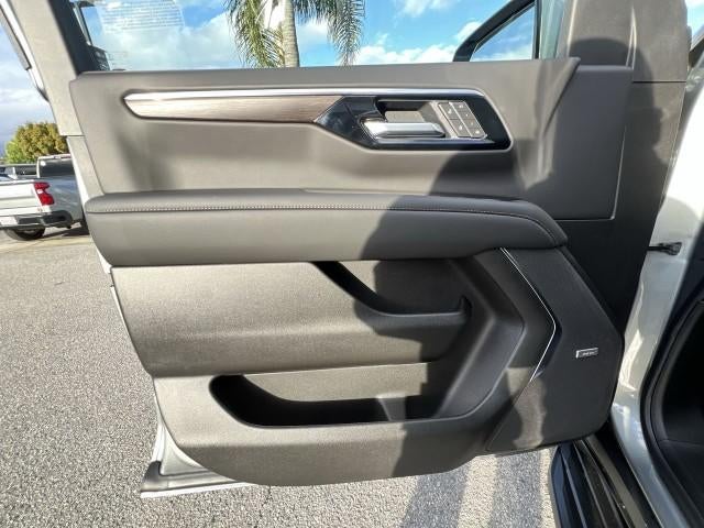 2026 Chevrolet Suburban 2WD LT