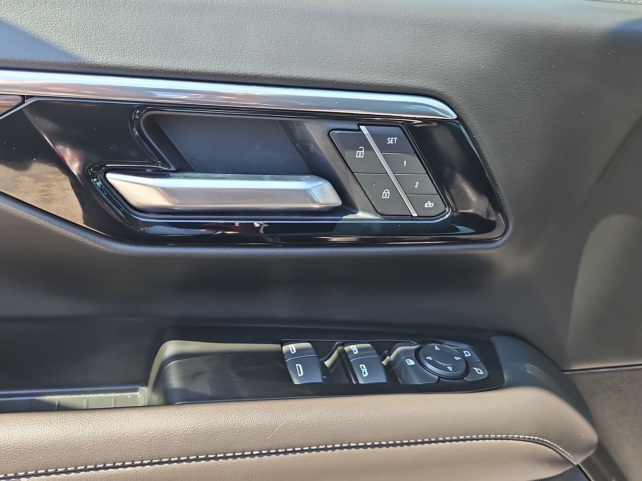 2026 Chevrolet Suburban 2WD LT