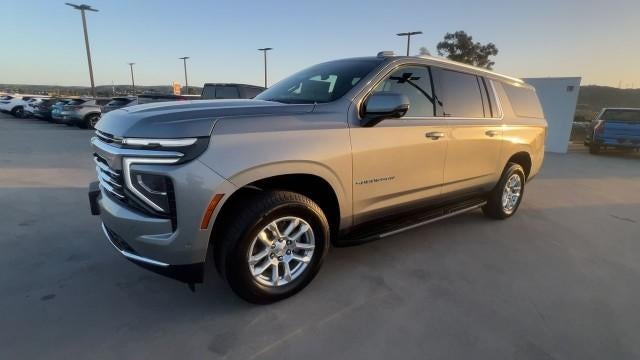 2026 Chevrolet Suburban 2WD LT