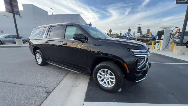 2026 Chevrolet Suburban 4WD LT