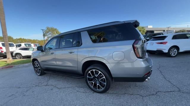 2026 Chevrolet Suburban 4WD RST