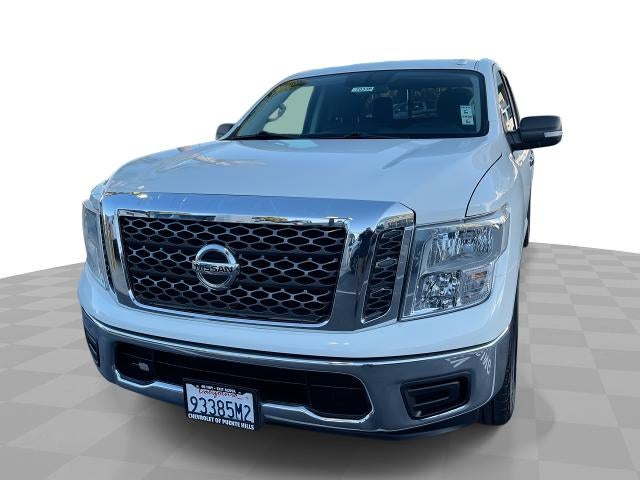 2018 Nissan TITAN SV