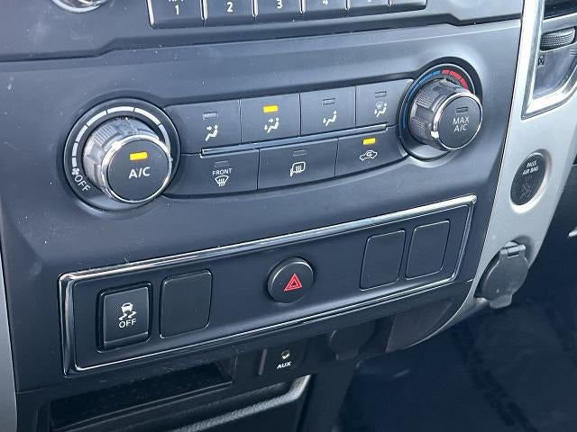 2018 Nissan TITAN SV