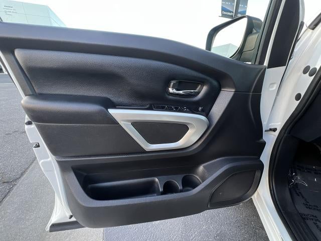 2018 Nissan TITAN SV