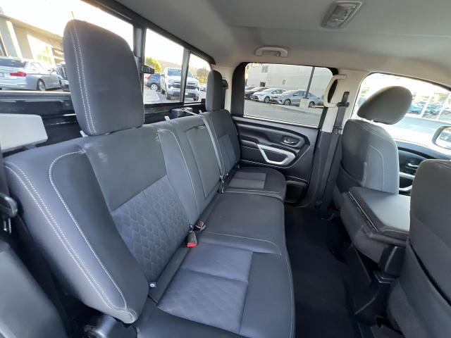 2018 Nissan TITAN SV