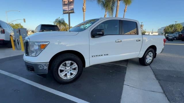 2018 Nissan TITAN SV