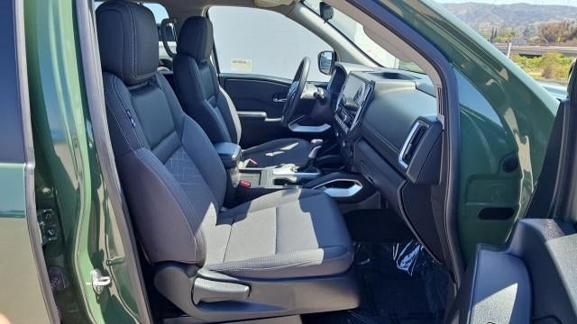 2025 Nissan Frontier Crew Cab SV 4x2