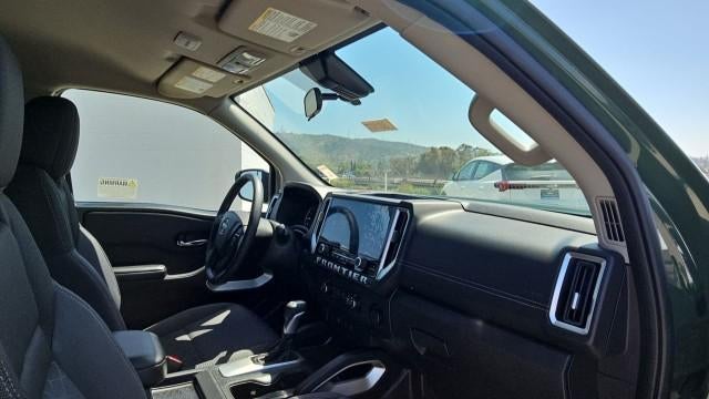2025 Nissan Frontier Crew Cab SV 4x2