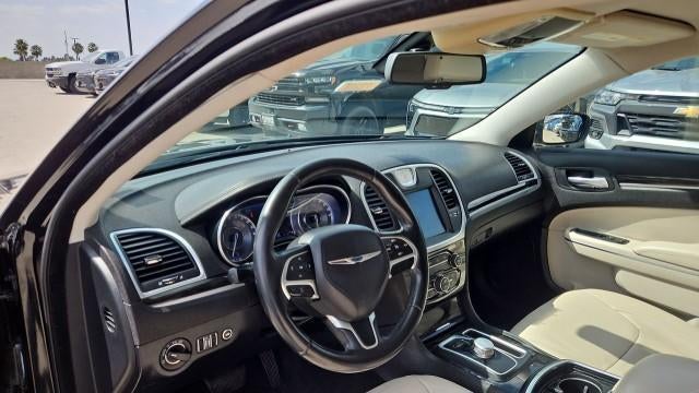 2015 Chrysler 300 Limited