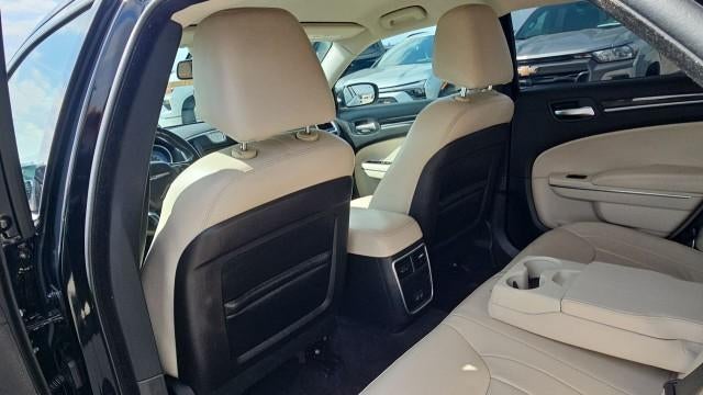2015 Chrysler 300 Limited