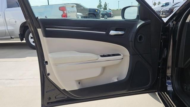 2015 Chrysler 300 Limited