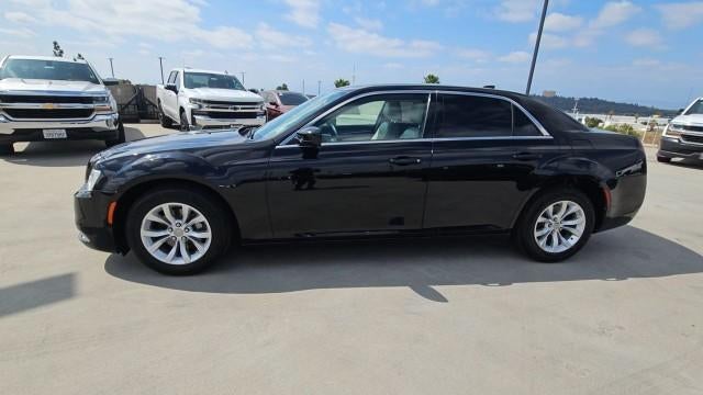 2015 Chrysler 300 Limited