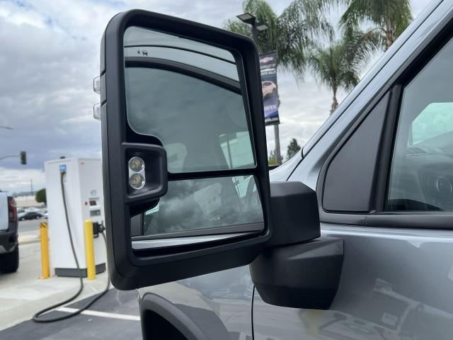 2026 Chevrolet Silverado 2500 HD Crew Cab Standard Box 4-Wheel Drive Custom