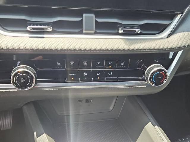 2027 Chevrolet Equinox LT - Photo 18