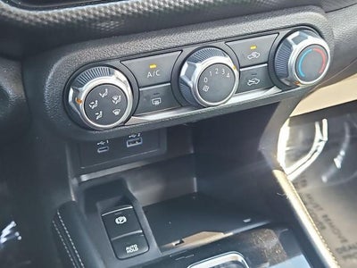 2024 Nissan Kicks SV Xtronic CVT
