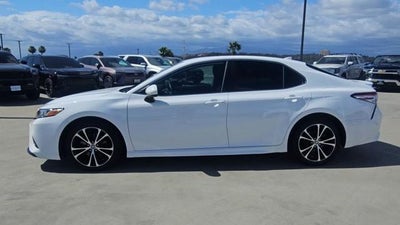 2020 Toyota Camry SE