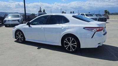 2020 Toyota Camry SE