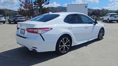2020 Toyota Camry SE