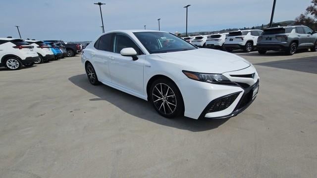 2021 Toyota Camry SE Hybrid