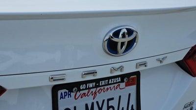 2021 Toyota Camry SE Hybrid