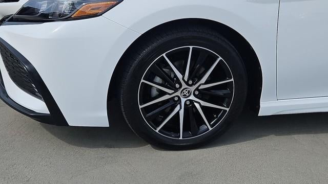 2021 Toyota Camry SE Hybrid