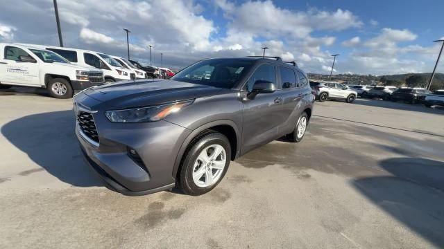 2023 Toyota Highlander LE